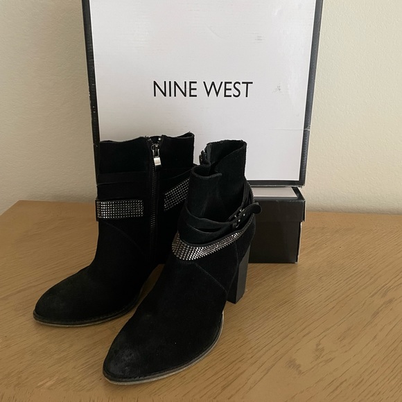 NINE WEST Ankle Boots - Picture 2 of 3